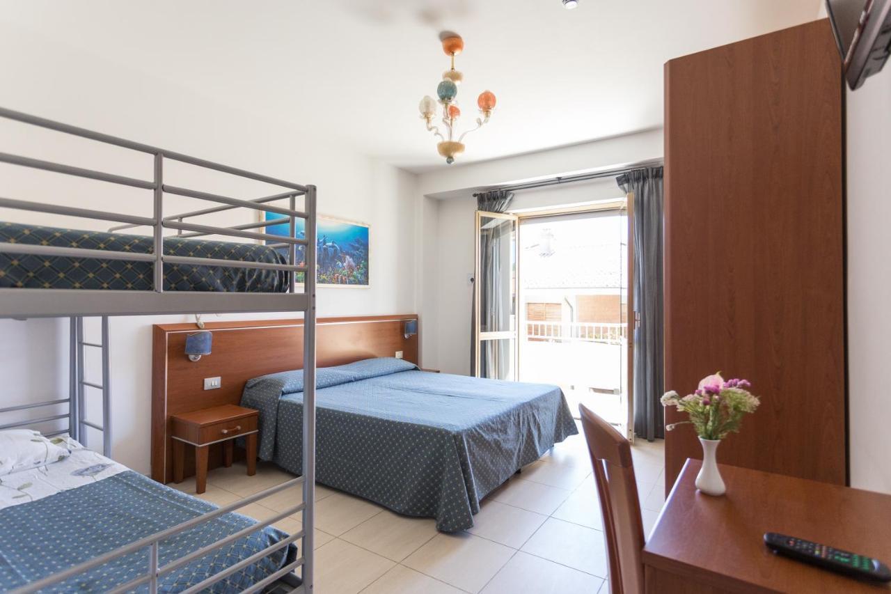 Hotel Abruzzo Pineto Luaran gambar