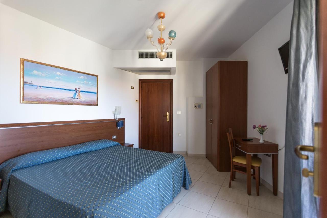 Hotel Abruzzo Pineto Luaran gambar