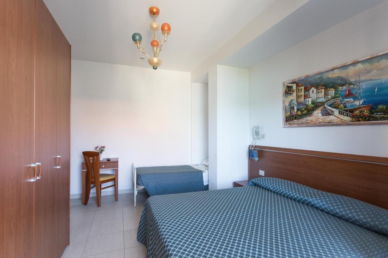 Hotel Abruzzo Pineto Luaran gambar