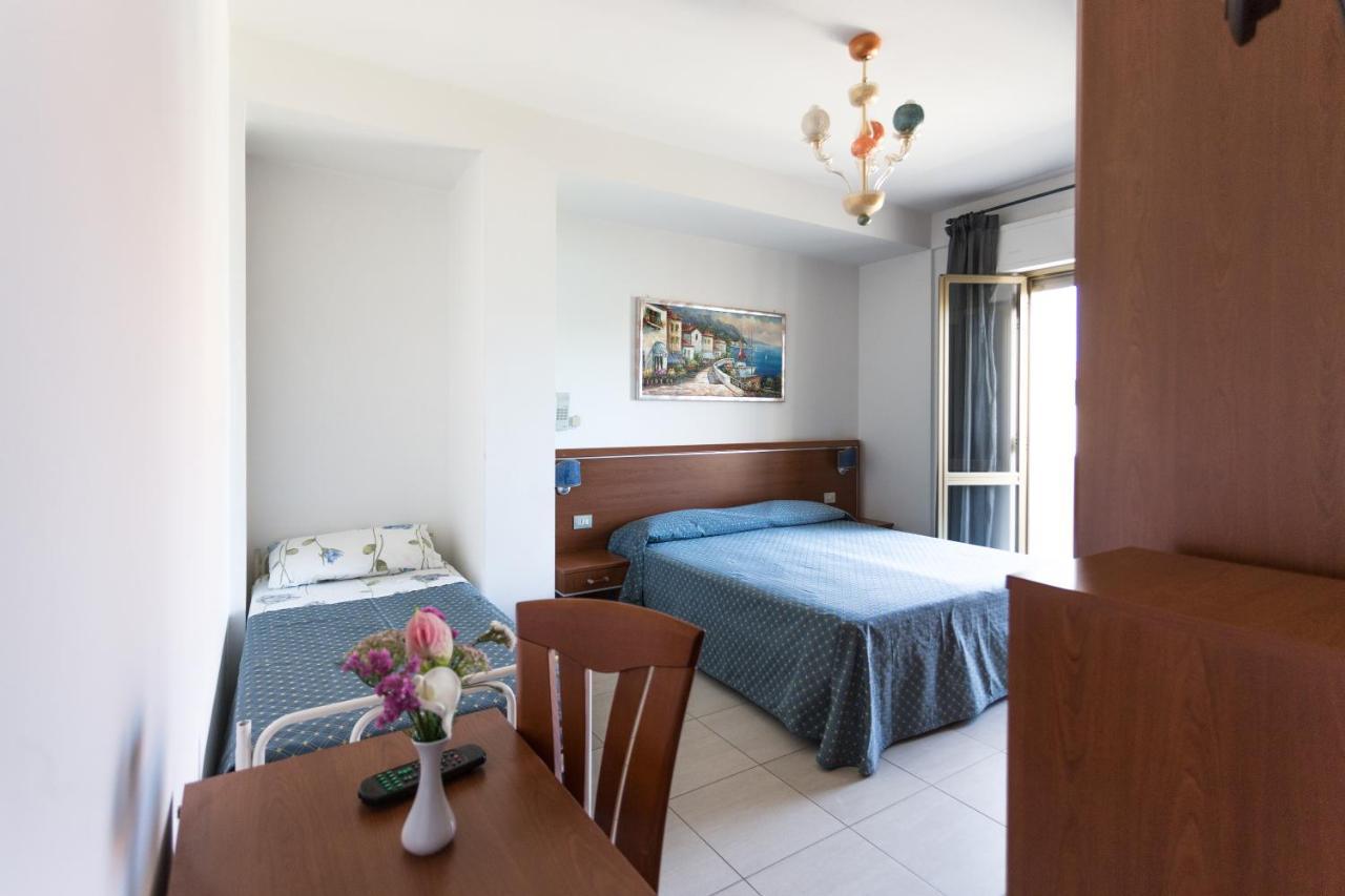 Hotel Abruzzo Pineto Luaran gambar