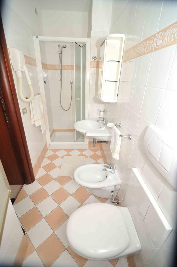 Hotel Abruzzo Pineto Bilik gambar