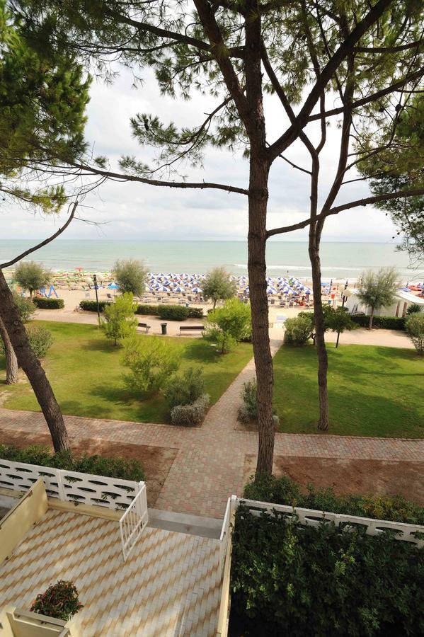Hotel Abruzzo Pineto Luaran gambar