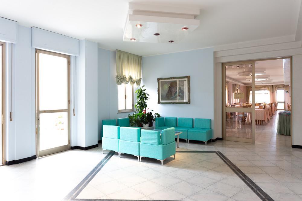 Hotel Abruzzo Pineto Luaran gambar
